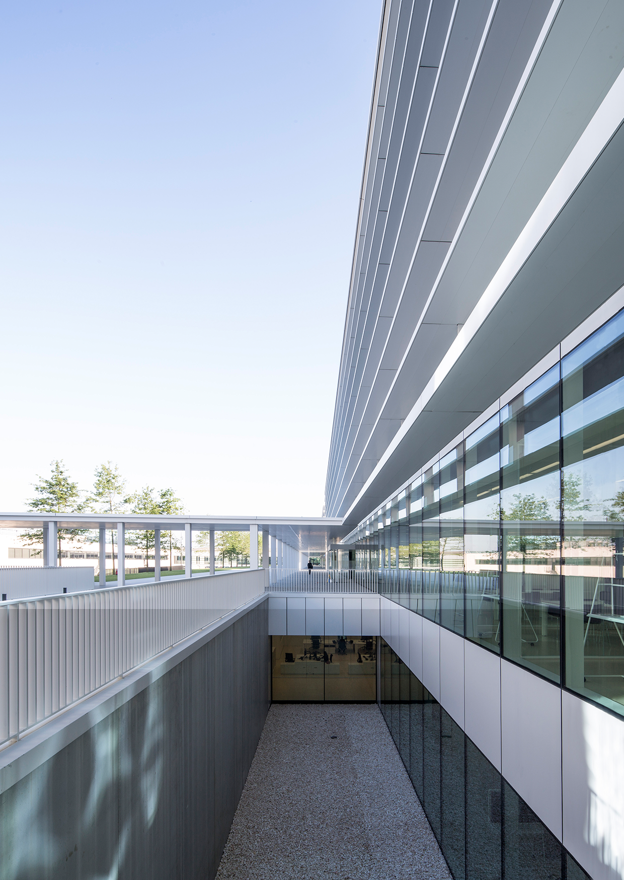 Batlle i Roig Arquitectes: Nuevo edificio de servicios para la sede central de INDITEX, Arteixo, España